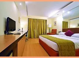 Hotel Royal Banarasia Palace - Near Shree Kashi Vishwanath Temple # Vidyapeeth Road # Free Wi-Fi & Parking and Room Services # Fully Air Conditioning Rooms # Best Family Stay Hotel In Varanasi City