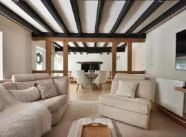 Christmas TV Playstation Dewsall Court 8mins