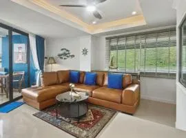 Palace - Spacious 1 bedroom Condo with shared Pool