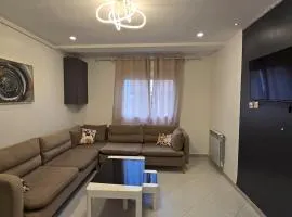 T2 Cosy & Central Akid Lotfi