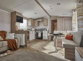 Heather View Essential Clover Caravan Pet 1