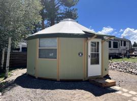 Lovely Yurt Getaway in Colorado, for Nature Escapes to South Fork, Hotel in South Fork