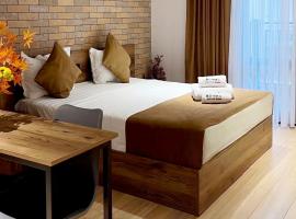 Rooms Apart Hotel by RED، فندق في يريفان