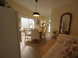 E&A SouthWest Miami Cozy 2BR Apartment with Private Parking