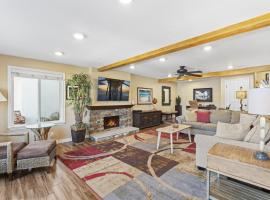 Bright 3BR Beach Condo Near Casino and Ole Hanson, hotel in San Clemente