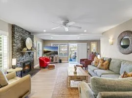4BR Beach Condo Kids Hideaway Walk to Beach Casino Ole Hanson