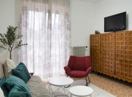 Garden - residence in the center of Barzio, hotell Barzios