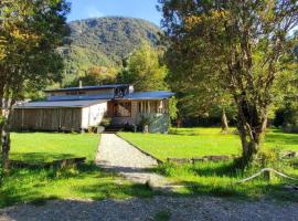 Refugio Salvatierra, lodge in Puerto Cisnes