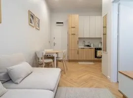 Dyrekcyjna Charming Apartment by BookingHost