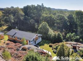 Cottage with Natural Plot and Sauna on Mjörn SE09134, Hotel in Hjälteby