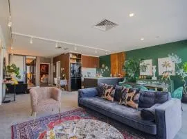 Safari in City 2BR Penthouse with Patio & Spa