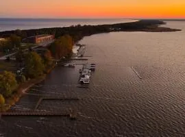 Grand HT Houseboats - domki na wodzie - sauna, jacuzzi, kominek