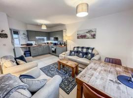 Spacious, luxury, terrace cottage with hot tub, khách sạn ở Buxton