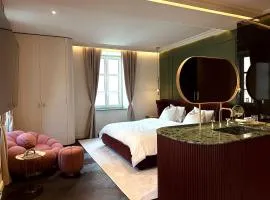 Aurora Luxury Riverside Suites