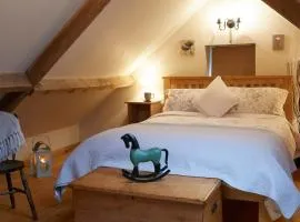 The Barn, rustic country cottage dog friendly