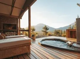 Swallow Cabin at Vrolikheid Landgoed