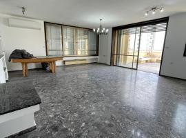 Skyline Sea Spa Penthouse with Private Pool & Jacuzzi, hotel in Netanya