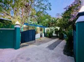 Golden Pearl Safari Villa