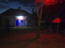 Risa Camping Site, hotel a Kiyunga