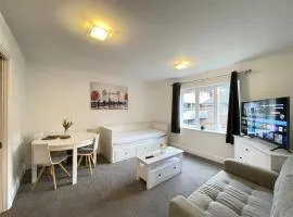 Food Lovers by Windsor and Heathrow with Secure Free Parking and WiFi