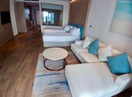 Little Kun - A La Carte Hạ Long Homestay view Biển, hotel v destinaci Ha Long