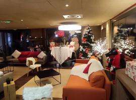 Campanile NATURE - Villennes sur Seine Poissy، فندق في فييون سور سين