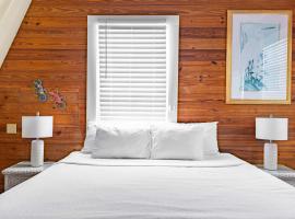 Curry House- 3rd Floor, King Bed, & Balcony Room 8, aparthotel a Key West