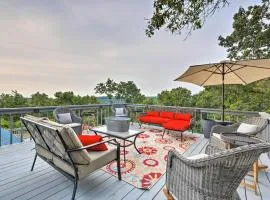 'Hilltop Hideaway' Branson Home w/ Trampoline!
