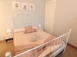 U Casteddu Home Motta Sant'Anastasia, hotel in Motta SantʼAnastasia