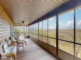 Peaceful Waterfront Retreat Sleeps 8 Dock is available & Grill