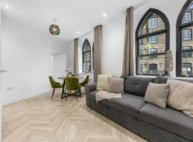 2 Bed Huddersfield Cottage by City SuperHost