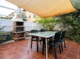 Hauzify I Casa Vallespir, hotel a Roda de Berà