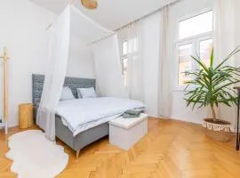 Lounge Piano Apartment