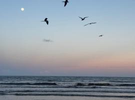 Apartamento con vista al mar, hotel in Tucacas
