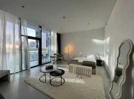 Huge Studio Near Burj Khalifa