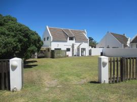 Sea Breeze Cottage - St Francis Bay, hotel in St Francis Bay