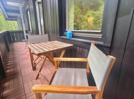 Ferienwohnung "Seeluft" - Raus in die Berge und an den See, готель у місті Шлірзе