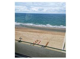 Romántica vista al paseo marítimo de Cádiz, hotel i Cádiz