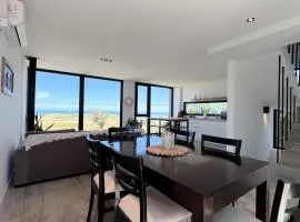 Casa Altamar - Casa Con Vista Al Mar en Playa Cruz del Sur, Chapadmalal Para 6 PAX Con Parrilla y Cochera - Hola Sur
