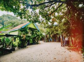 Surf Paradise, hotel v destinaci Playa Santa Teresa