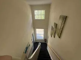 Private double bedroom 1 min town centre