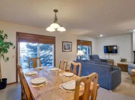 Hot Tub and Heated Pool! Ski Retreat in Winter Park