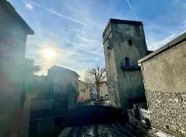A l'ombre de la Tour