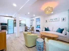 Island Hideaway steps to beach dock Bridge St