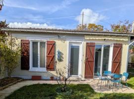 Maison Le cottage, hotel i Crosne