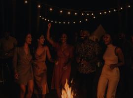 Unique Experiences Chalets Glamping Treehouses Camping Zimbabwe, hotel in Norton