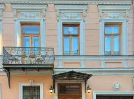 Arts Hotel by Square