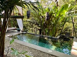 Canaima Chill House, hotel in Santa Teresa Beach