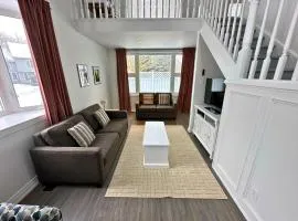 Family Townhome with outdoor pool access