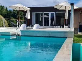 Las Nubes Piscina interior y exterior